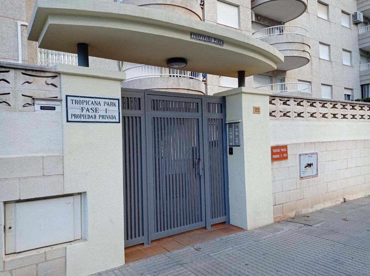 Tropicana Park Solo Familias Serviplaya Gandía Eksteriør billede